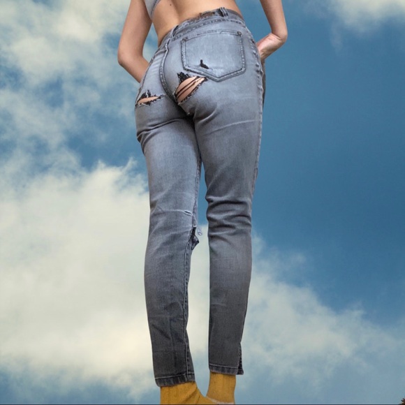 Urban outfitters worn-in grey jeans size 27. - Picture 2 of 3